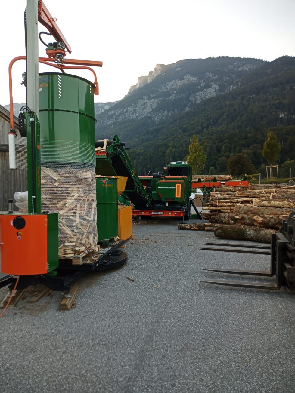 Brennholz-Aufbereitung bei Hosserhoiz